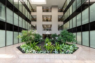 Plus de détails pour 2400 Augusta Dr, Houston, TX - Bureau à louer