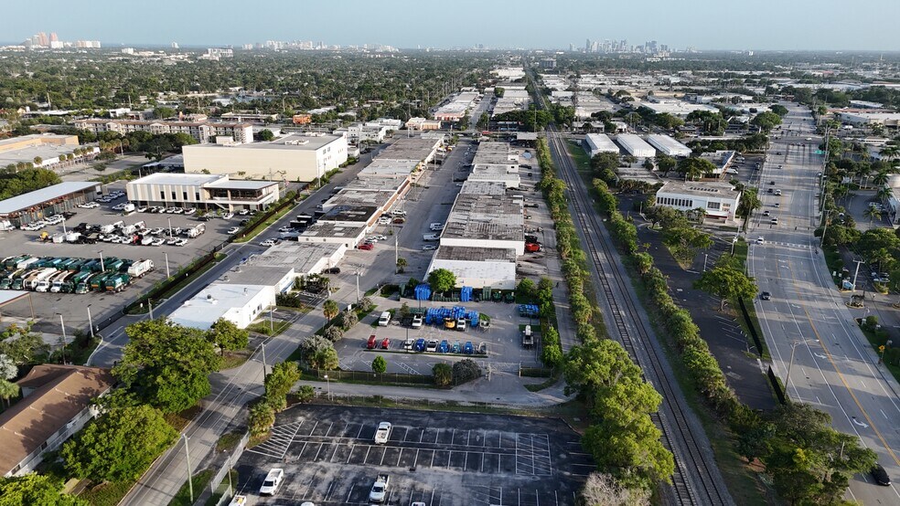 5299 NE 12th Ave, Oakland Park, FL à vendre - Photo de l’immeuble – Image 3 sur 10