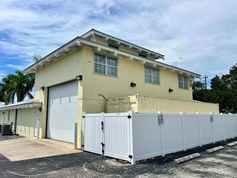 525 8th St W, Bradenton, FL à louer - Photo de l’immeuble – Image 3 sur 13