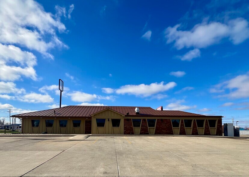 408 E Center Rd, Kokomo, IN à vendre - Photo de l’immeuble – Image 2 sur 8