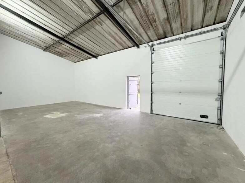 Local d’activités dans Eaubonne à louer - Photo intérieure – Image 3 sur 11