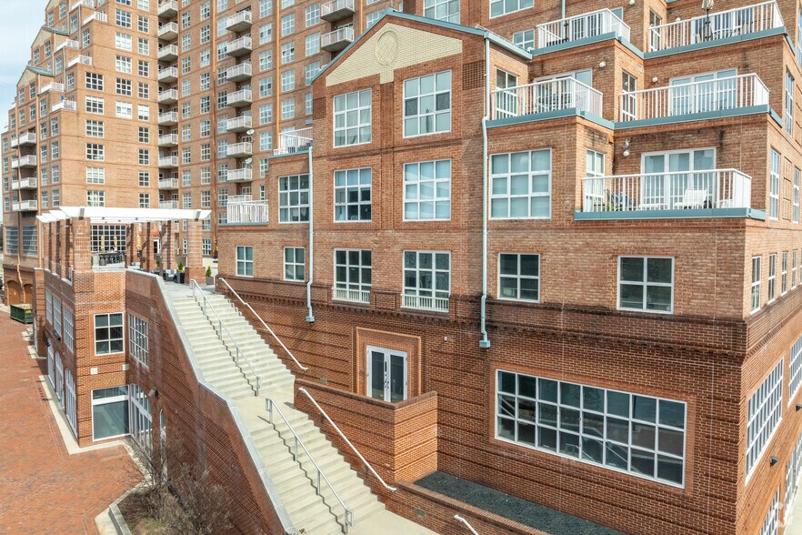 729 E Pratt St, Baltimore, MD à louer - Photo de l’immeuble – Image 3 sur 9