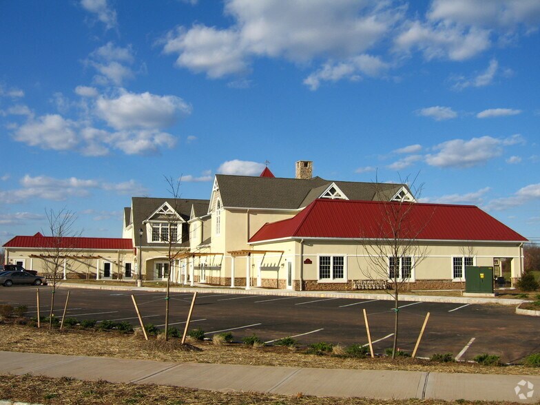 7 Tree Farm Rd, Pennington, NJ à louer - Photo de l’immeuble – Image 2 sur 2