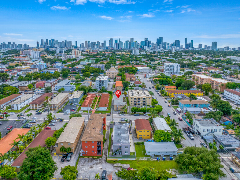 225 SW 18th Ave, Miami, FL à vendre - Photo de l’immeuble – Image 2 sur 12