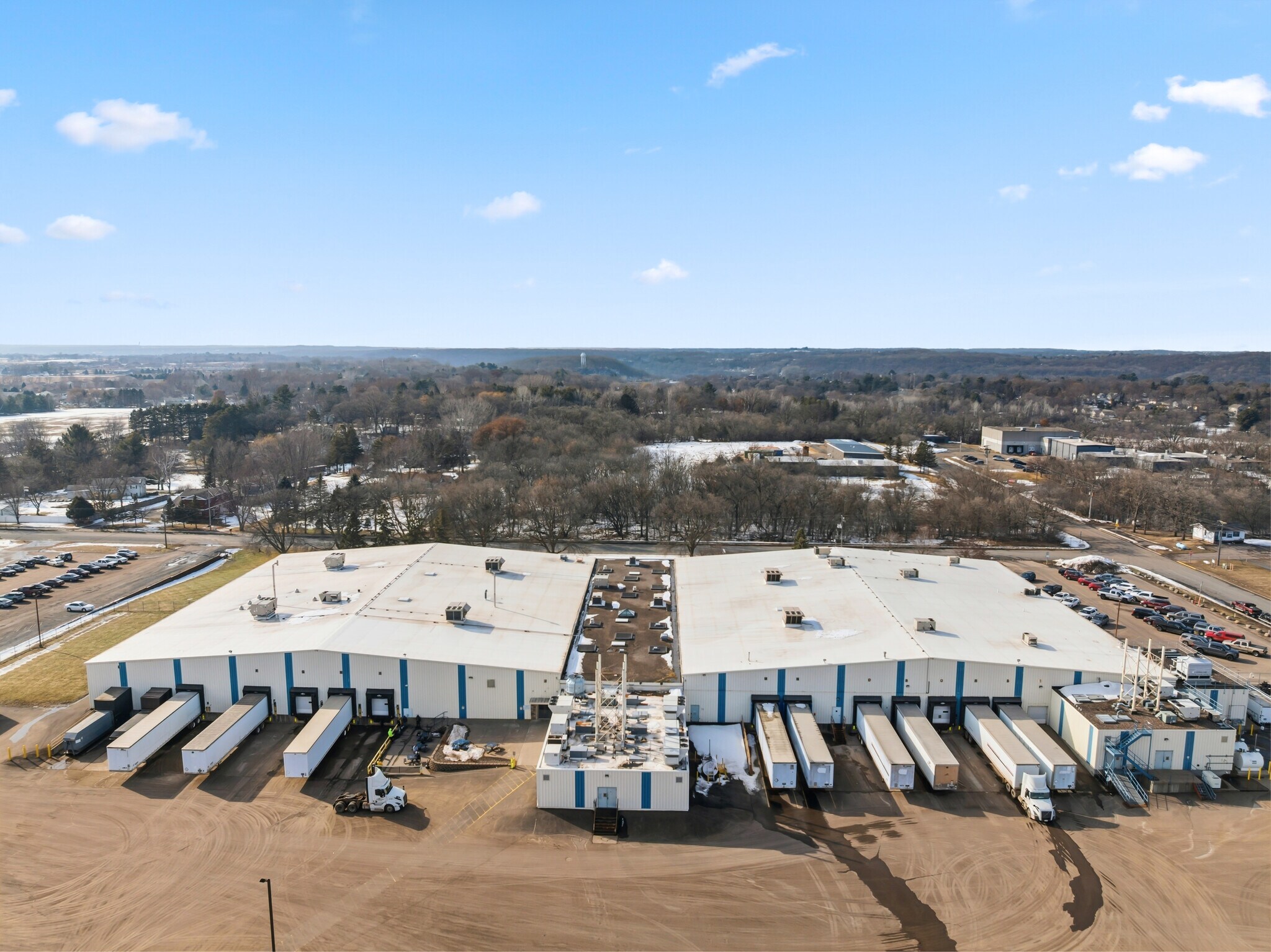 108 Industrial Dr, Osceola, WI à vendre Photo principale– Image 1 sur 14