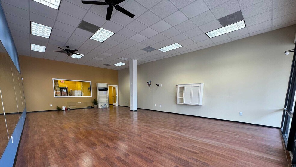 12916 Malcomson Rd, Houston, TX à louer - Photo de l’immeuble – Image 3 sur 15
