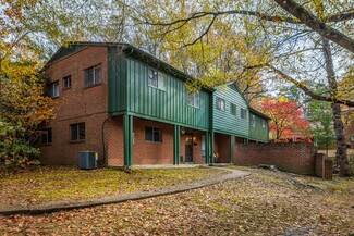 Plus de détails pour 400 Tanglewylde Dr, South Boston, VA - Logement à vendre