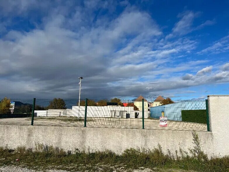 300 Rue Seighers, Portes-lès-Valence à vendre - Photo de l’immeuble – Image 2 sur 6