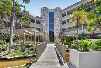2699 Stirling Rd, Fort Lauderdale, FL à louer Photo de l’immeuble– Image 1 sur 34