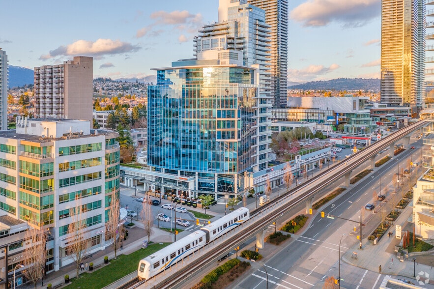 4445 Lougheed Hwy, Burnaby, BC à louer - Photo de l’immeuble – Image 3 sur 8