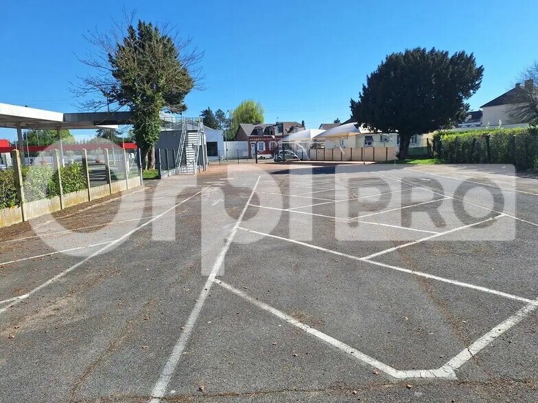 Local commercial dans Noyon à louer - Photo de l’immeuble – Image 3 sur 5