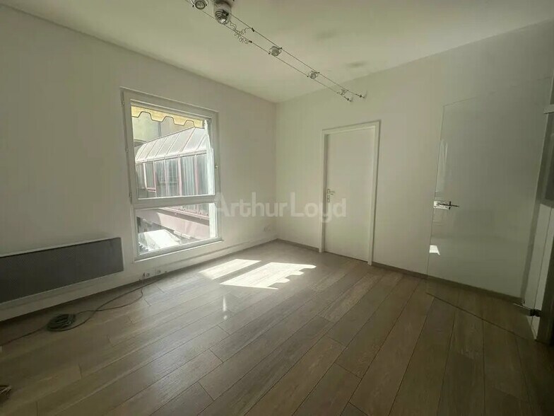 Bureau dans Strasbourg à louer - Photo de l’immeuble – Image 3 sur 7