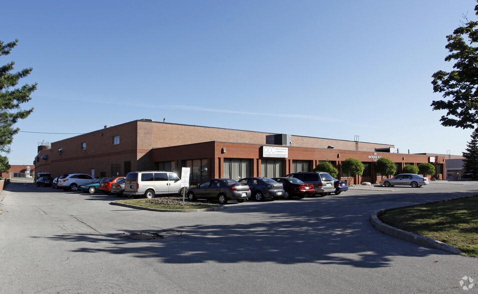 310 Matheson Blvd E, Mississauga, ON à vendre - Photo principale – Image 1 sur 2