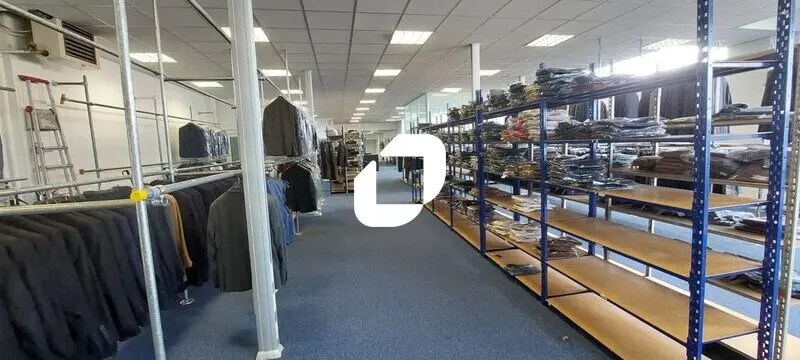 Local d’activités dans Saint-Denis à louer - Photo de l’immeuble – Image 2 sur 16