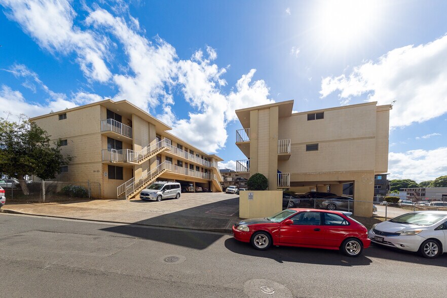 94-123 Pupunohe St, Waipahu, HI à vendre - Photo de l’immeuble – Image 1 sur 25