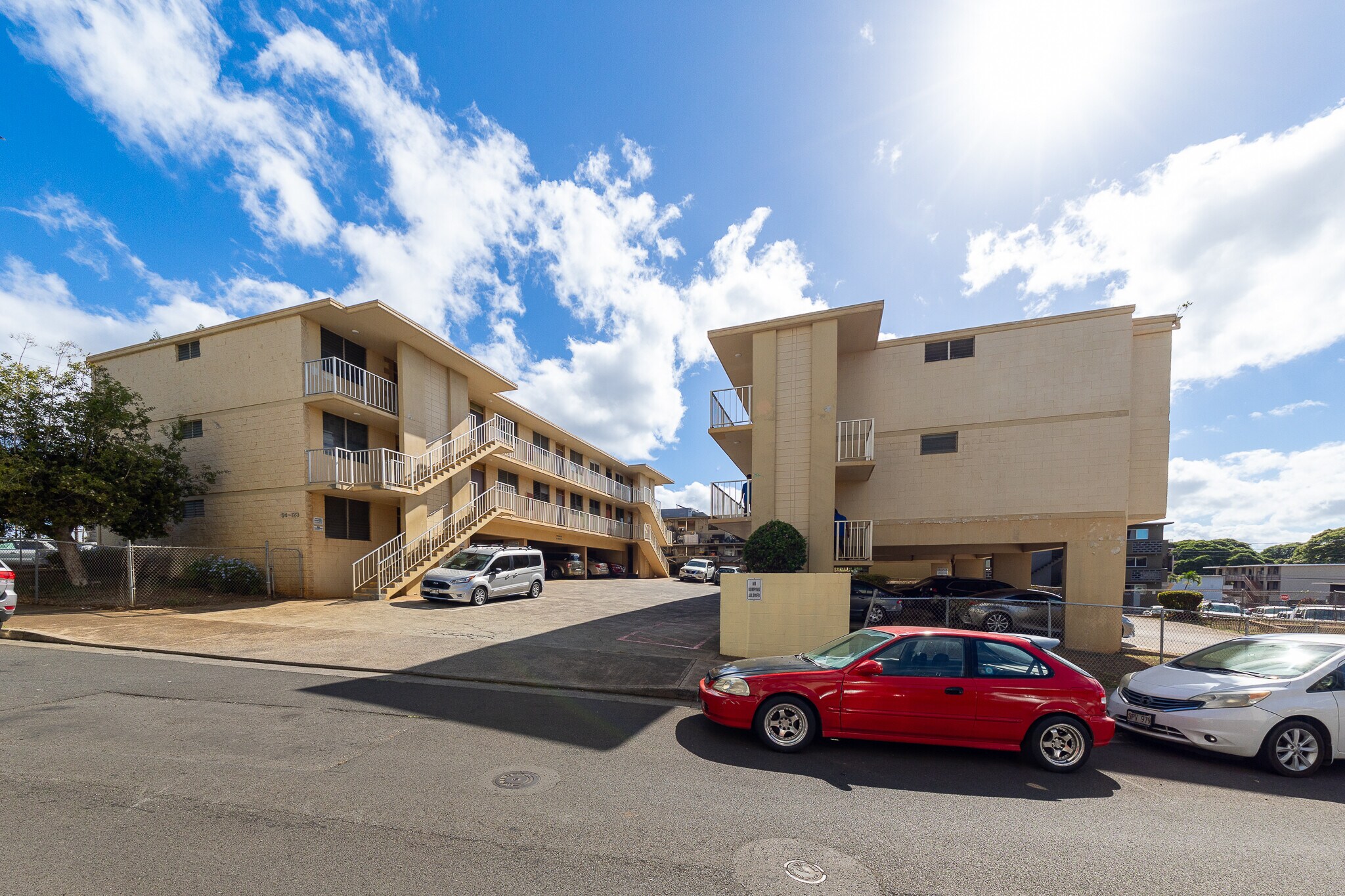 94-123 Pupunohe St, Waipahu, HI à vendre Photo de l’immeuble– Image 1 sur 26