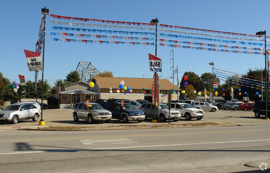 906 Main St, Belpre, OH à louer - Photo de l’immeuble – Image 3 sur 4