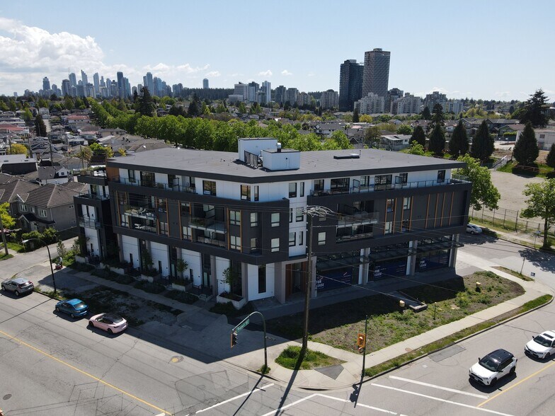 4506 Rupert St, Vancouver, BC à louer - Photo de l’immeuble – Image 3 sur 5