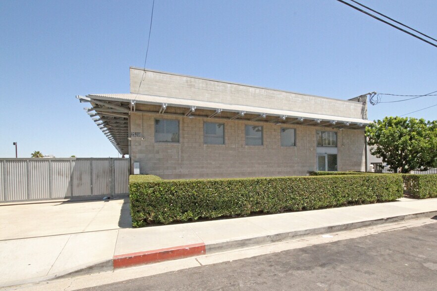 25208 Broadwell Ave, Harbor City, CA à louer - Photo de l’immeuble – Image 1 sur 18