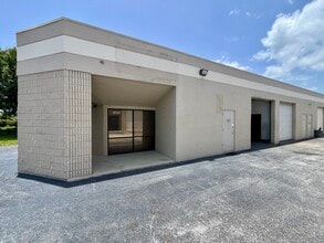 4101-4119 Bandy Blvd, Fort Pierce, FL à louer Photo intérieure– Image 1 sur 6