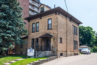 Plus de détails pour 109 College St, Kitchener, ON - Bureau à vendre