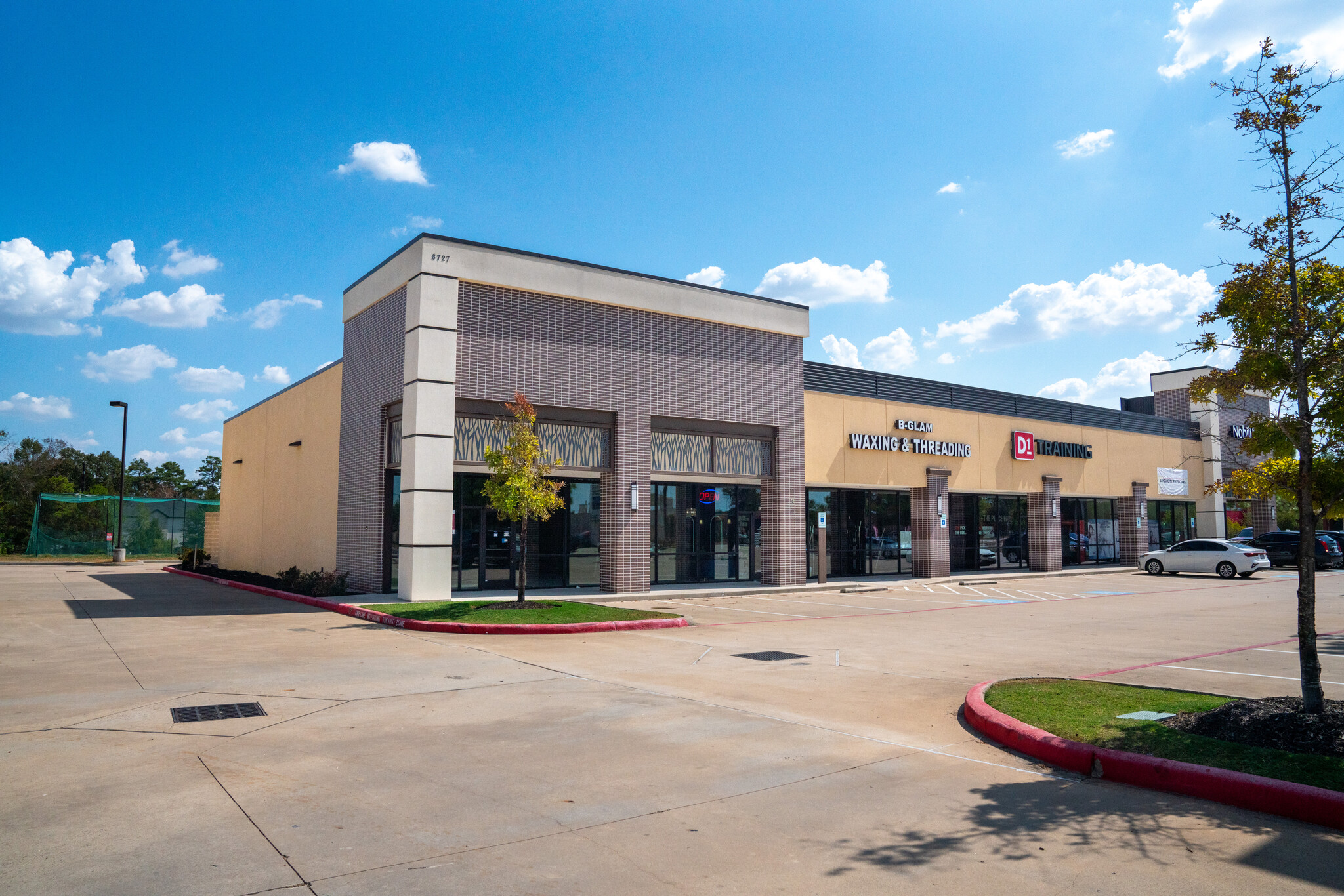 8701 W Rayford Rd, Spring, TX à louer Photo de l’immeuble– Image 1 sur 13