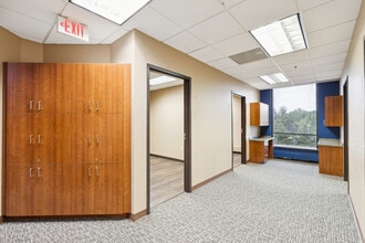 12855 N 40 Dr, Saint Louis, MO à louer Photo intérieure– Image 2 sur 12