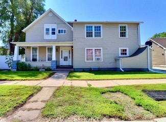 Plus de détails pour 335 W 6th St, Fremont, NE - Logement à vendre