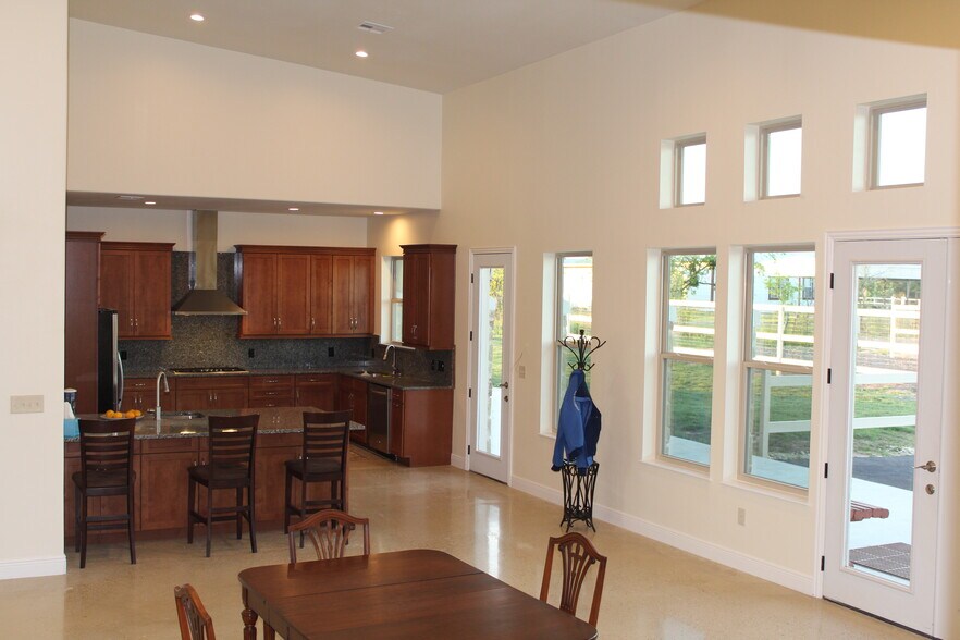 300 Martin Church Rd, Niederwald, TX à louer - Photo de l’immeuble – Image 3 sur 4