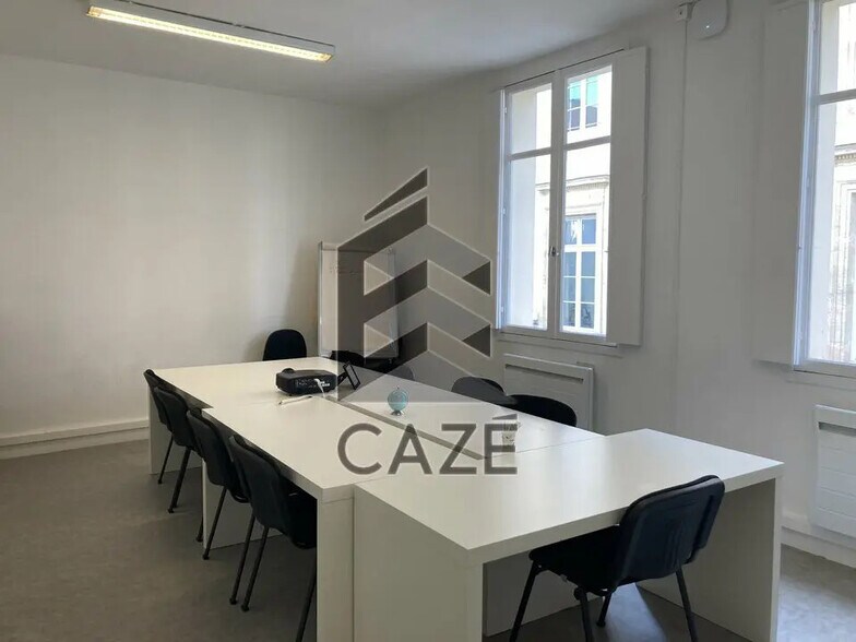 Bureau dans Bordeaux à louer - Photo de l’immeuble – Image 2 sur 6