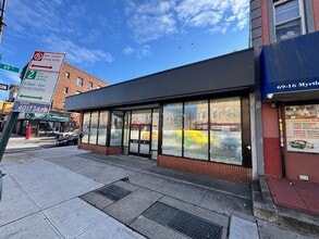 6918 Myrtle Ave, Glendale, NY à louer Photo intérieure– Image 2 sur 17