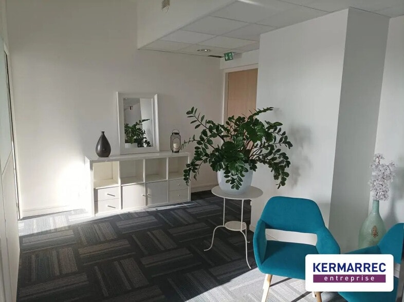 Bureau dans Saint-Sébastien-sur-Loire à vendre - Photo de l’immeuble – Image 2 sur 9