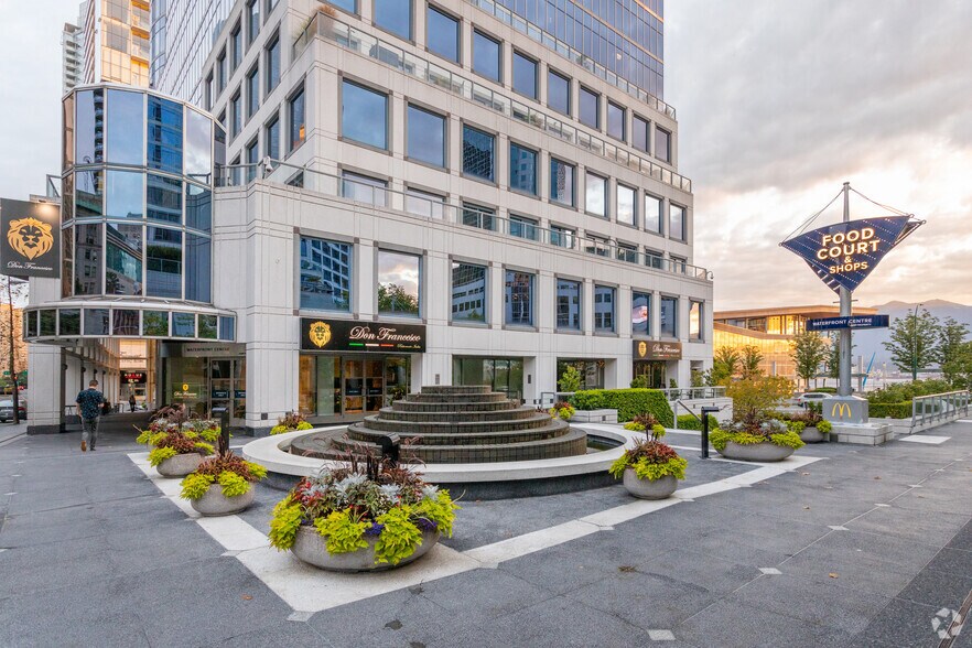 200 Burrard St, Vancouver, BC à louer - Photo de l’immeuble – Image 3 sur 8