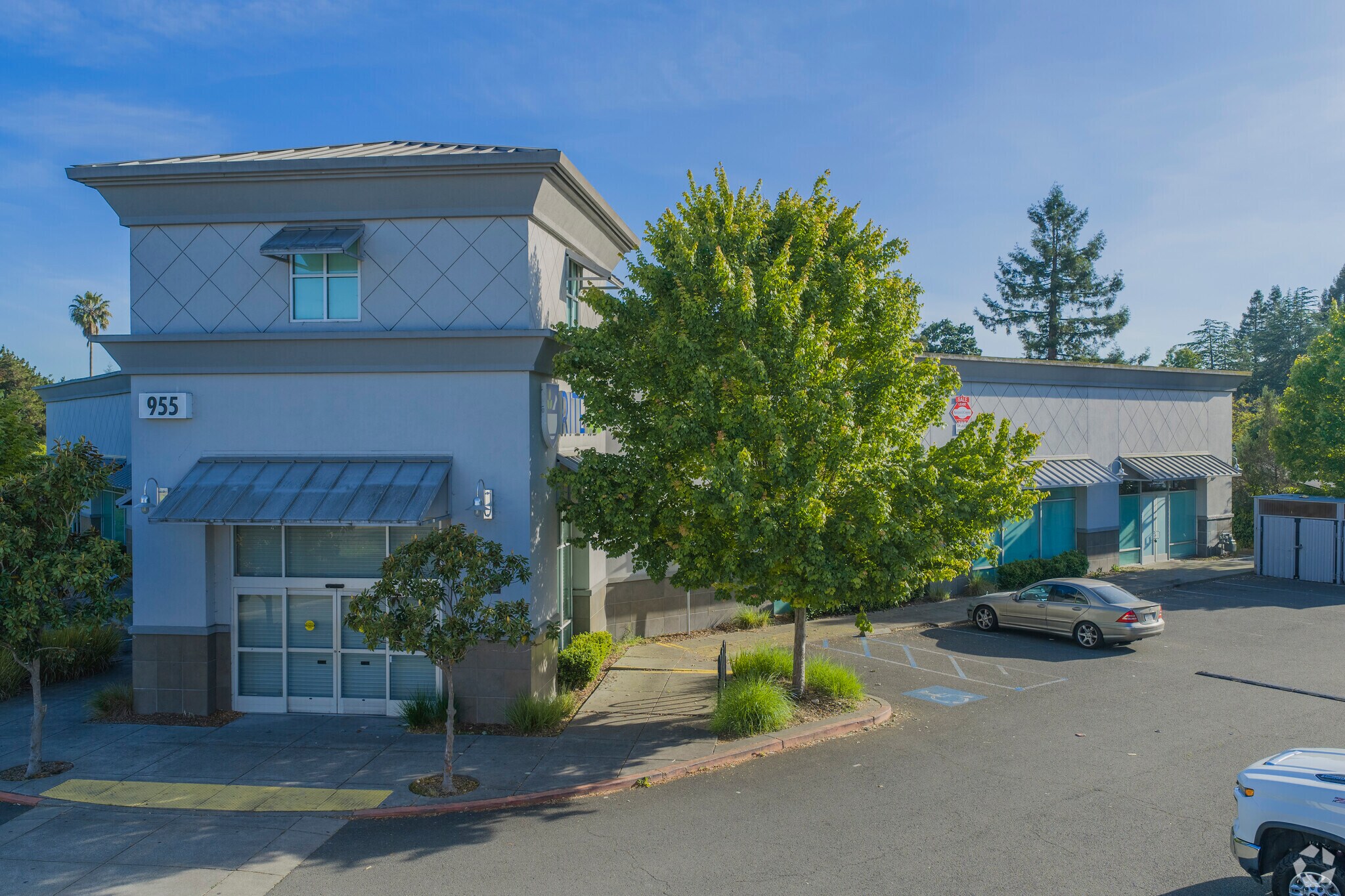 937-955 Stony Point Rd, Santa Rosa, CA à louer Photo de l’immeuble– Image 1 sur 7