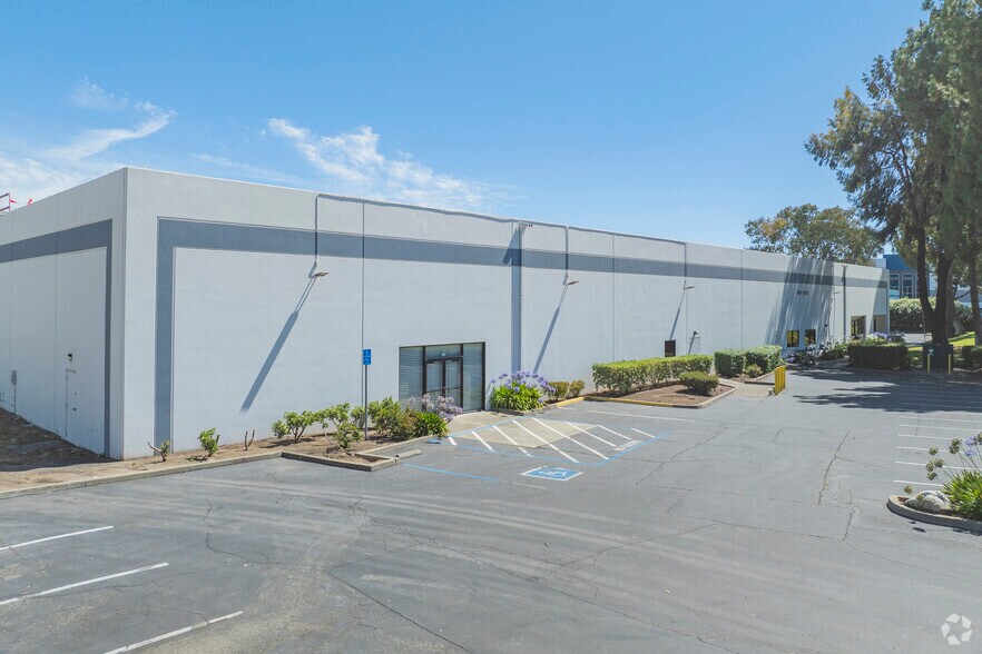 40545-40577 Albrae St, Fremont, CA à louer - Photo de l’immeuble – Image 3 sur 11
