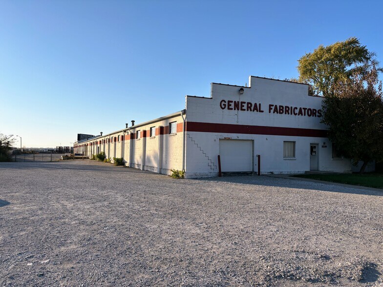 5230 S Harding St, Indianapolis, IN à louer - Photo de l’immeuble – Image 2 sur 7