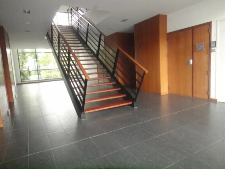 Bureau dans Limonest à louer - Photo de l’immeuble – Image 2 sur 8