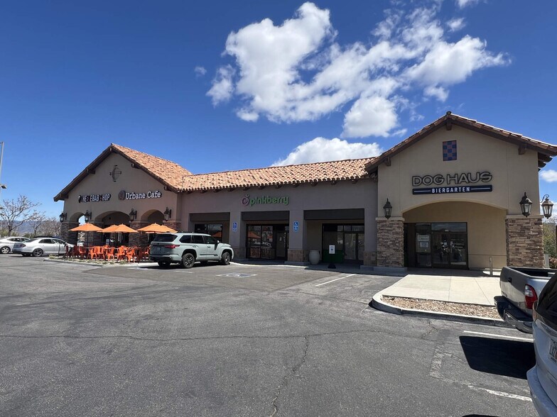 19001-19307 Golden Valley Rd, Santa Clarita, CA à louer - Photo de l’immeuble – Image 2 sur 12