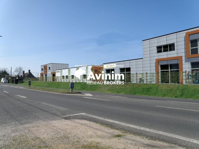 Local d'activités dans Vierzon à vendre - Photo de l’immeuble – Image 1 sur 7