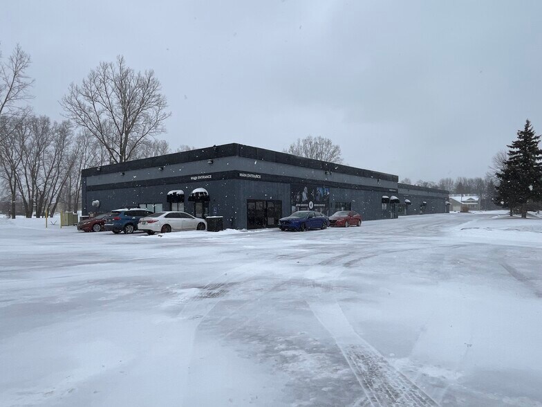 4525 Stauffer Ave SE, Grand Rapids, MI à louer - Photo de l’immeuble – Image 1 sur 12