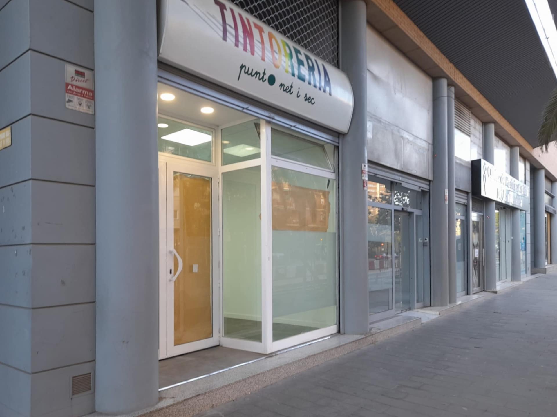 Local commercial dans Esplugues de Llobregat, Barcelona à louer Photo intérieure– Image 1 sur 7