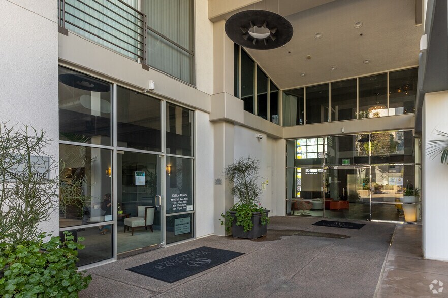 501 W Olympic Blvd, Los Angeles, CA à louer - Photo de l’immeuble – Image 2 sur 9