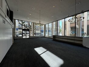 1055 2nd Ave, San Diego, CA à louer Photo intérieure– Image 2 sur 4