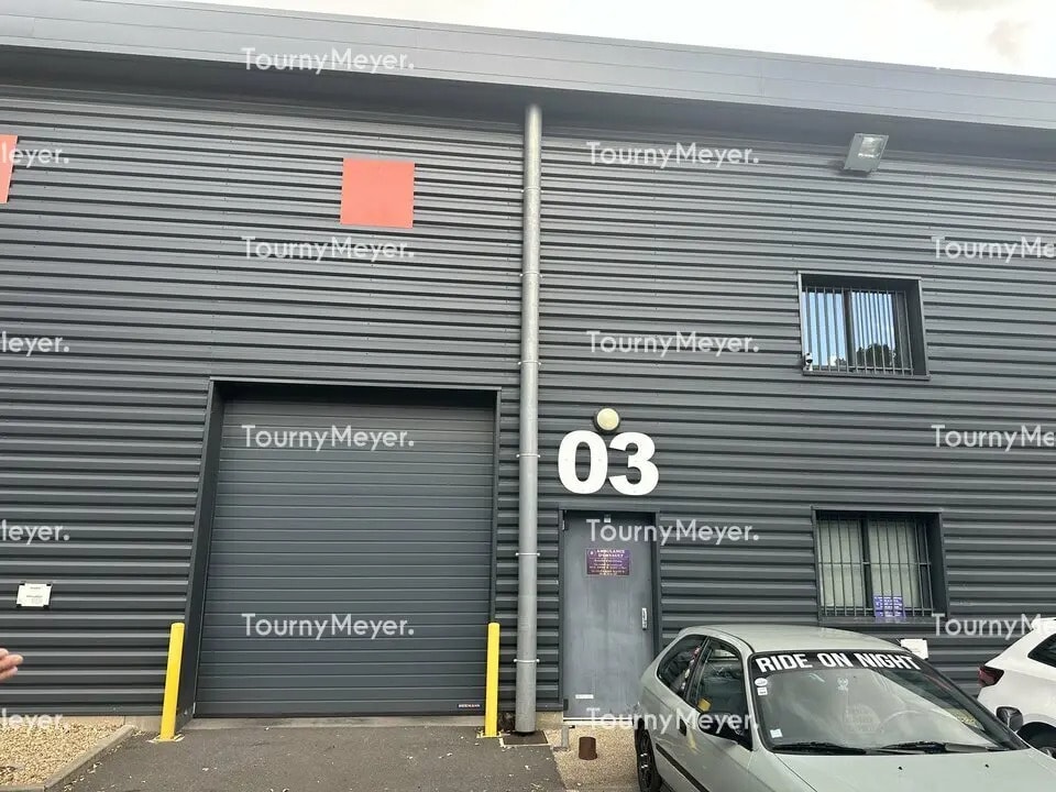 Local d'activités dans Orvault à vendre Photo de l’immeuble– Image 1 sur 11