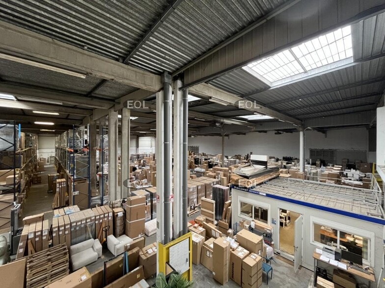 Industriel/Logistique dans Épône à louer - Photo intérieure – Image 3 sur 9