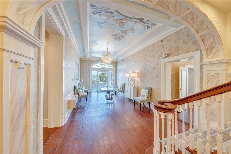 812 E Main St, Bedford, VA à vendre - Photo de l’immeuble – Image 3 sur 92