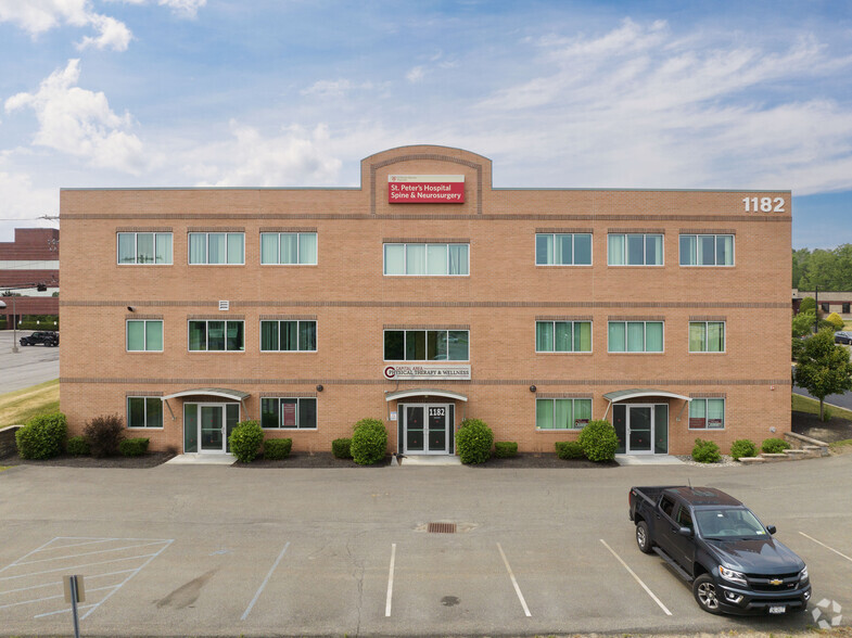 1182 Troy Schenectady Rd, Latham, NY à louer - Photo de l’immeuble – Image 3 sur 7