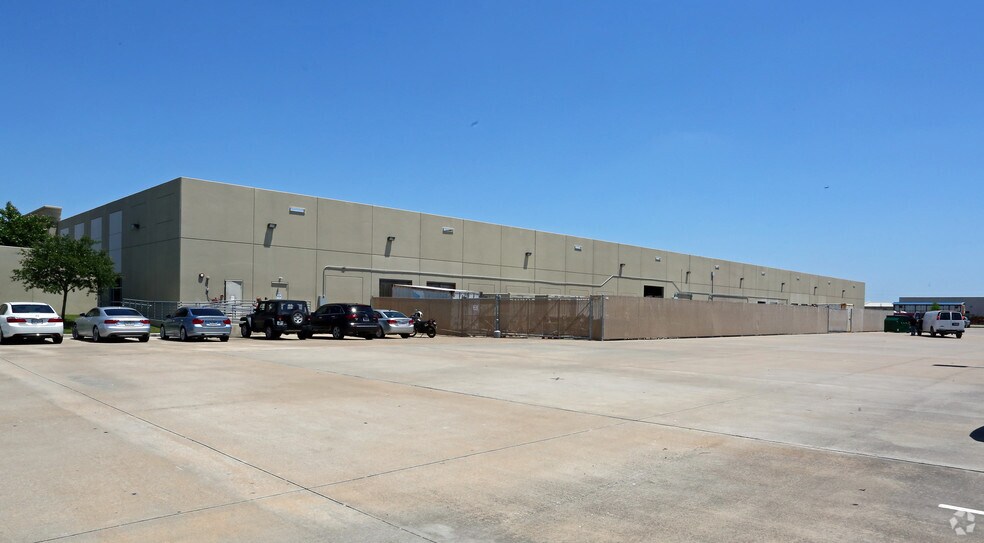 5365 W Sam Houston Pky N, Houston, TX à louer - Photo de l’immeuble – Image 2 sur 7