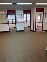 1315 Finch Ave W, Toronto, ON à louer Photo intérieure– Image 2 sur 4