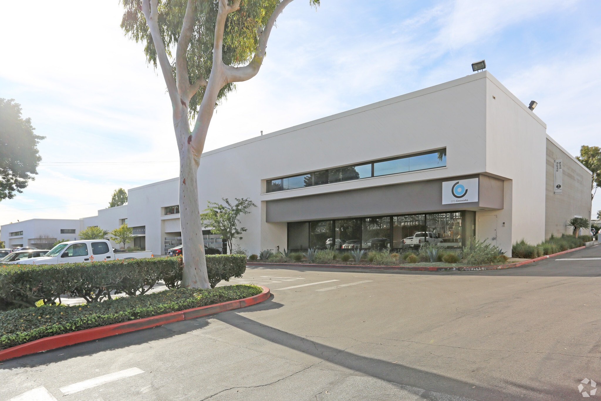 1811-1855 Centinela Ave, Santa Monica, CA à louer Photo de l’immeuble– Image 1 sur 12